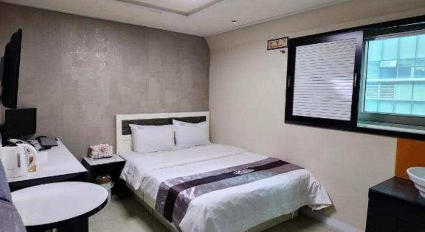 Novalus Tourist Hotel Сеул Экстерьер фото