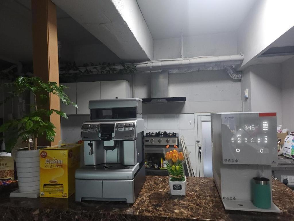 Novalus Tourist Hotel Сеул Экстерьер фото